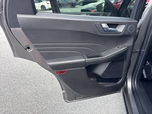 Used 2022 Ford Escape SEL w/ Technology Package FWD image 30