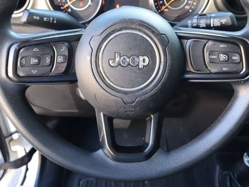 Used 2018 Jeep Wrangler Unlimited Sport AWD/4WD image 11