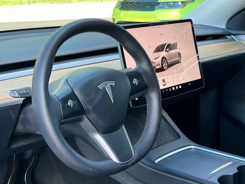 Used 2023 Tesla Model Y Long Range AWD/4WD image 8