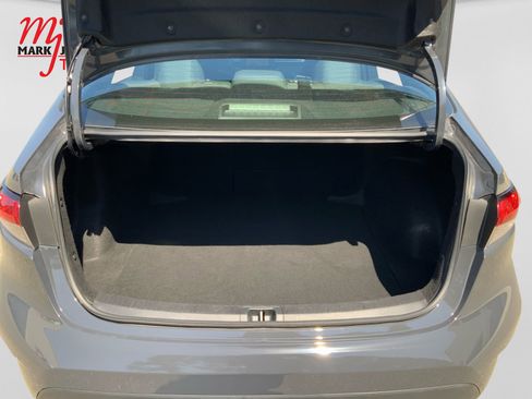 Used 2024 Toyota Corolla LE FWD image 12