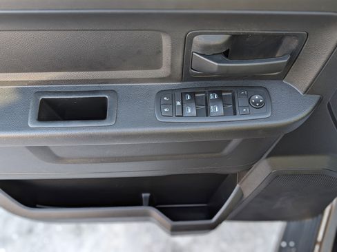 Used 2017 RAM 1500 Express w/ Black Ram 1500 Express Group image 27