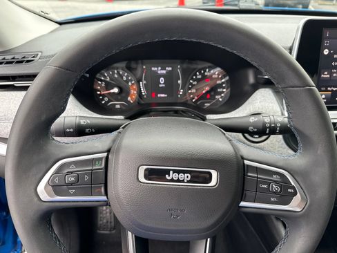 Used 2022 Jeep Compass Latitude FWD image 31