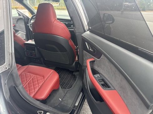 Used 2024 Audi SQ8 Prestige w/ Prestige Package image 11