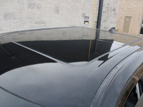 Used 2023 Toyota Tundra Limited image 4