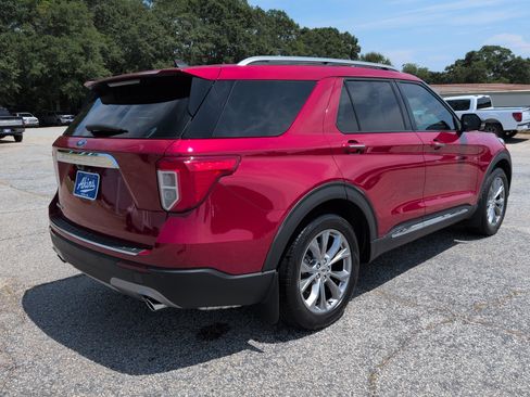 Certified 2022 Ford Explorer Limited w/ Equipment Group 301A RWD image 3