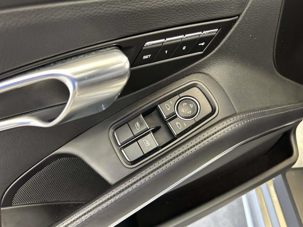 Used 2017 Porsche 718 Boxster RWD image 18