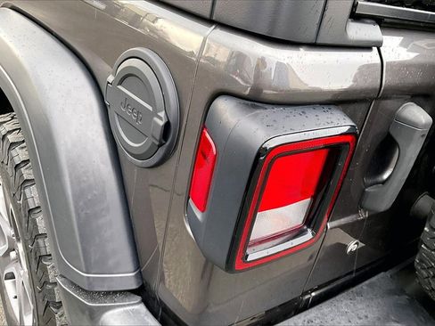 Used 2019 Jeep Wrangler Unlimited Sport S image 23