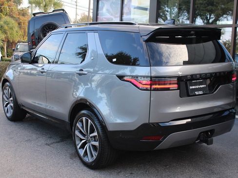 Certified 2025 Land Rover Discovery Dynamic SE image 9