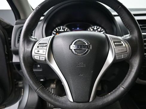 Used 2017 Nissan Altima 2.5 SL FWD image 16