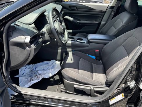 Used 2023 Nissan Altima 2.5 S FWD image 6