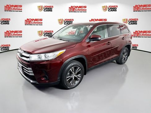 Certified 2019 Toyota Highlander LE w/ Protection Package #3 AWD/4WD image 12