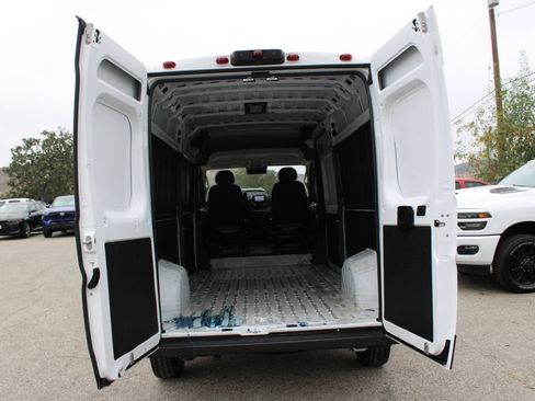 Used 2025 RAM ProMaster 2500 w/ Convenience Group FWD image 10