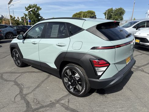 Used 2024 Hyundai Kona SEL FWD image 3