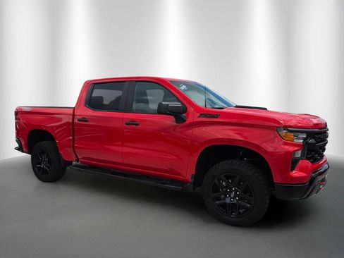 Used 2026 Chevrolet Silverado 1500 Custom Trail Boss w/ LPO, Dark Essentials Package AWD/4WD image 2