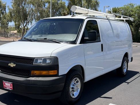 Used 2018 Chevrolet Express 2500 w/ Driver Convenience Package RWD image 1