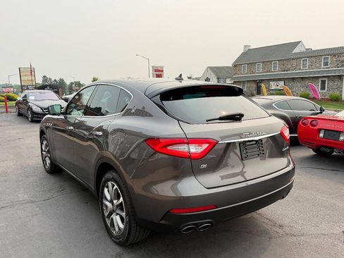 Used 2017 Maserati Levante AWD/4WD image 5