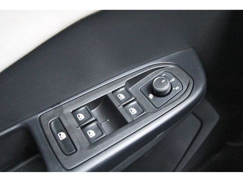 Used 2025 Volkswagen Taos SE FWD image 22