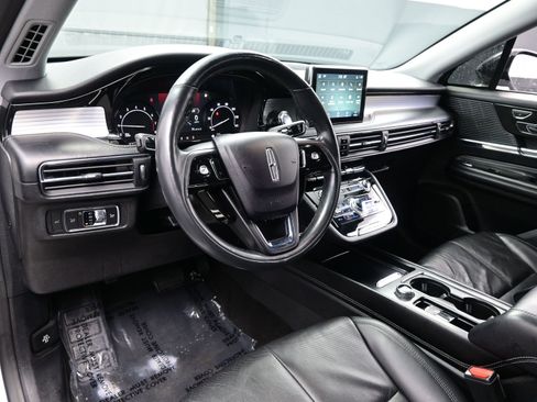 Used 2022 Lincoln Corsair AWD w/ Premium Package image 13