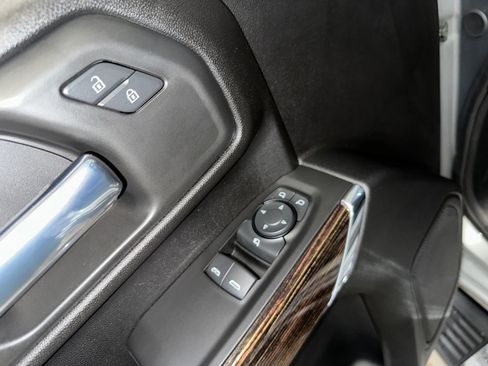 Certified 2025 GMC Sierra 2500 SLE w/ SLE Convenience Package image 8