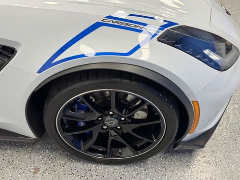 Used 2018 Chevrolet Corvette Z06 w/ Carbon 65 Edition RWD image 35