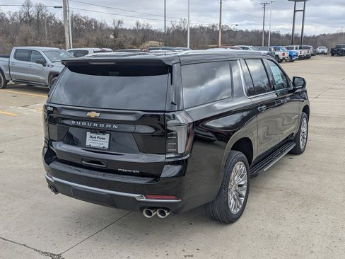 New 2026 Chevrolet Suburban Premier image 7