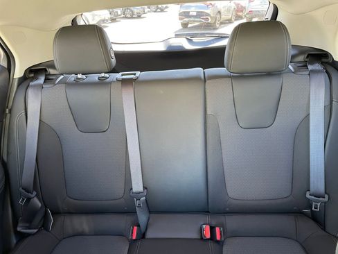 Used 2025 Buick Encore GX Preferred image 37