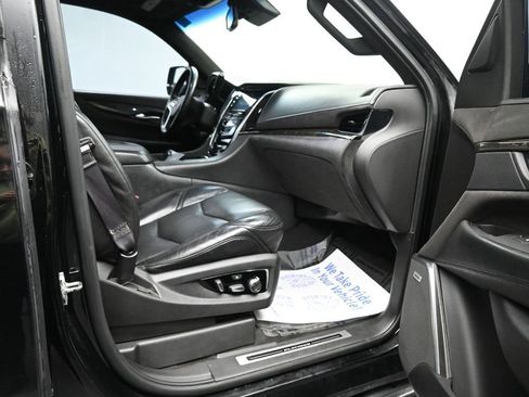 Used 2015 Cadillac Escalade Platinum image 18