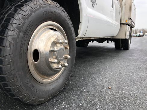 Used 2015 Ford F350 XL w/ Power Equipment Group image 18