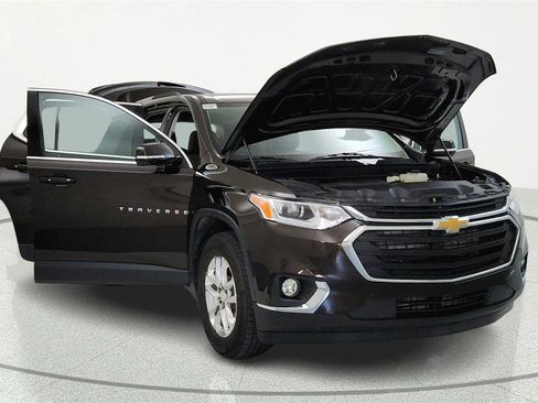 Used 2018 Chevrolet Traverse LT FWD image 5