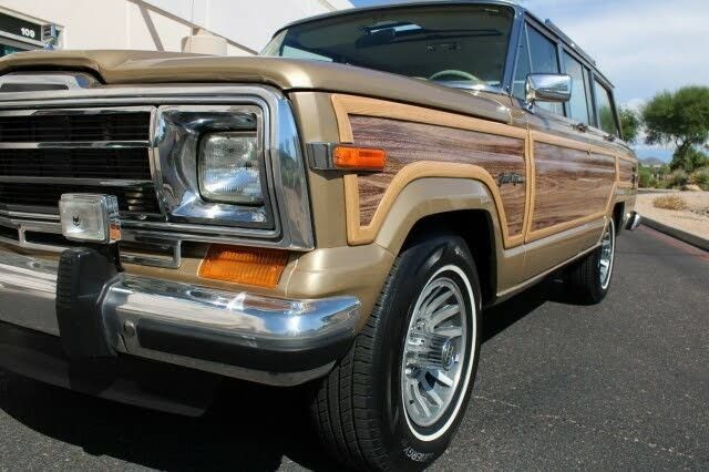 Used 1990 Jeep Grand Wagoneer AWD/4WD image 35