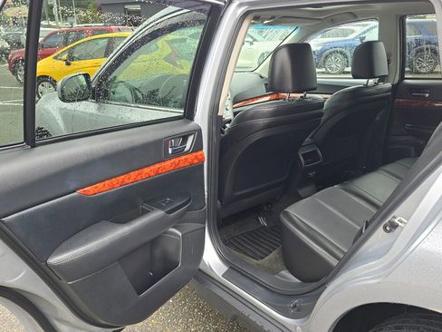 Used 2012 Subaru Outback 2.5i Limited AWD/4WD image 13
