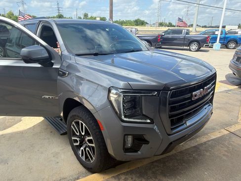 Used 2021 GMC Yukon AT4 w/ AT4 Premium Package AWD/4WD image 4