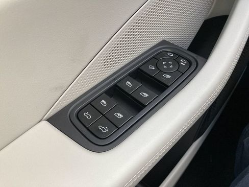 Used 2025 Porsche Macan Turbo Electric AWD/4WD image 38