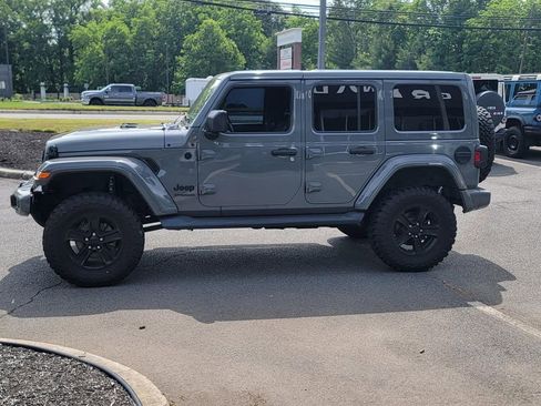 Used 2021 Jeep Wrangler Unlimited Sahara AWD/4WD image 5
