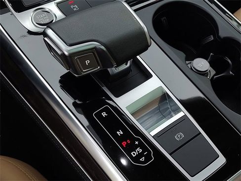 Used 2023 Audi Q8 Premium Plus image 19