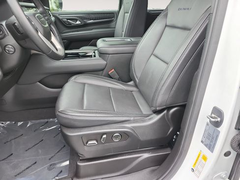Used 2023 GMC Yukon Denali w/ Max Trailering Package AWD/4WD image 9