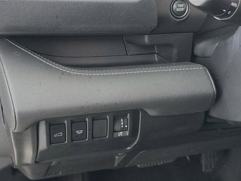 Used 2023 Subaru Ascent Limited image 12