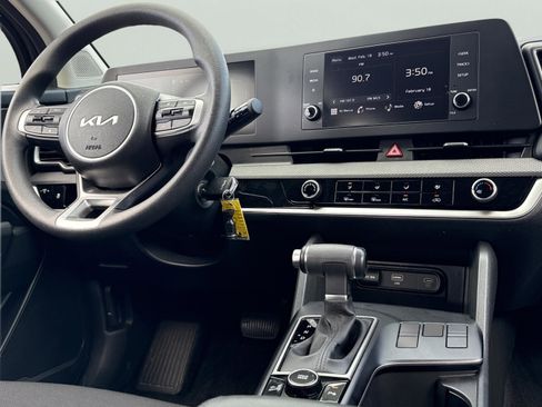 Certified 2024 Kia Sportage LX image 20