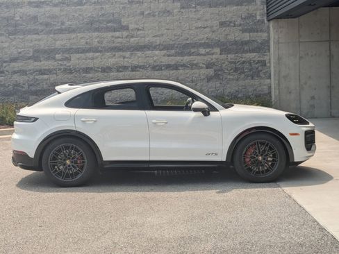 New 2025 Porsche Cayenne GTS image 8