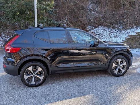 Used 2025 Volvo XC40 B5 Plus w/ Protection Package Premier image 8