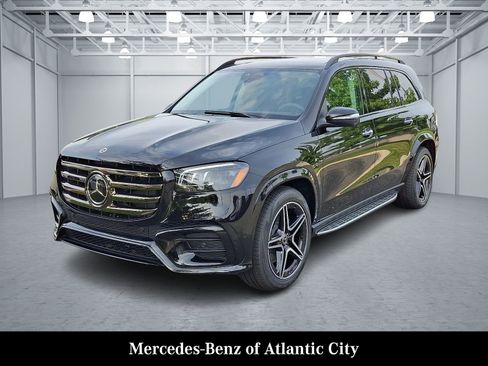 Used 2026 Mercedes-Benz GLS 450 4MATIC image 2