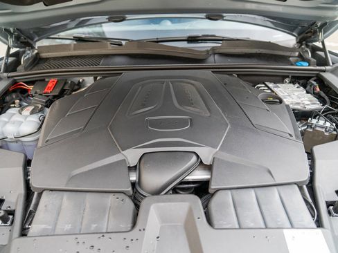 Used 2024 Porsche Cayenne image 29