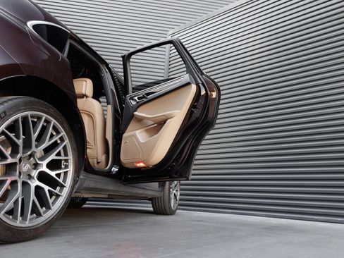 Certified 2021 Porsche Macan S AWD/4WD image 30