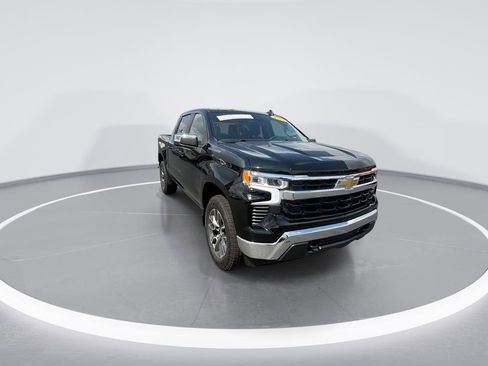 Used 2023 Chevrolet Silverado 1500 LT AWD/4WD image 2