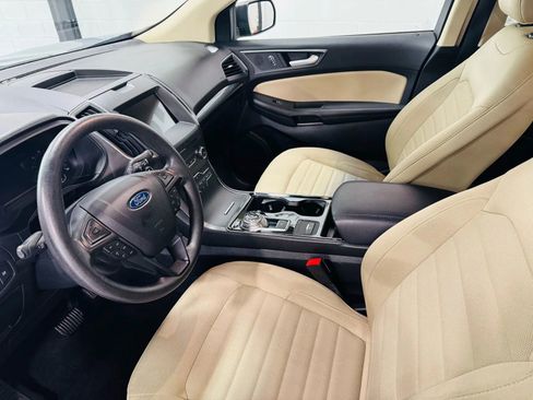 Used 2020 Ford Edge SE image 9