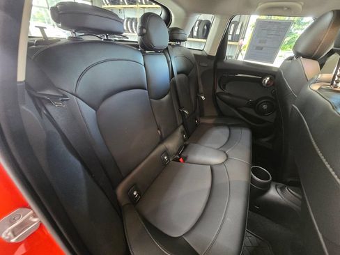 Used 2021 MINI Cooper 4-Door Hardtop w/ Storage Package FWD image 27