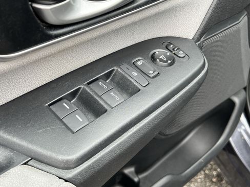 Used 2017 Honda CR-V EX image 16