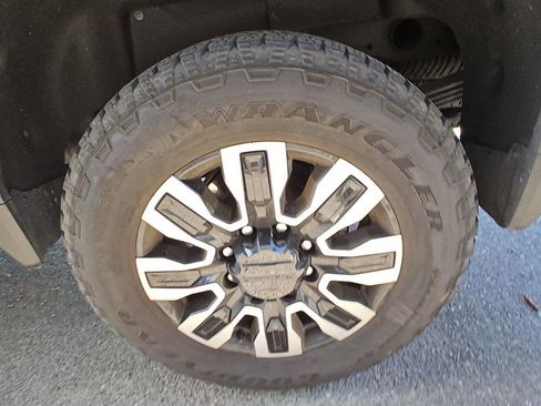 Used 2024 GMC Sierra 2500 Denali Ultimate AWD/4WD image 6