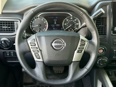 Used 2023 Nissan Titan SV w/ SV Convenience Package AWD/4WD image 21
