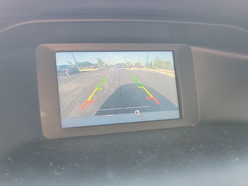 Used 2018 Ford Focus SE w/ SE Appearance Package FWD image 27